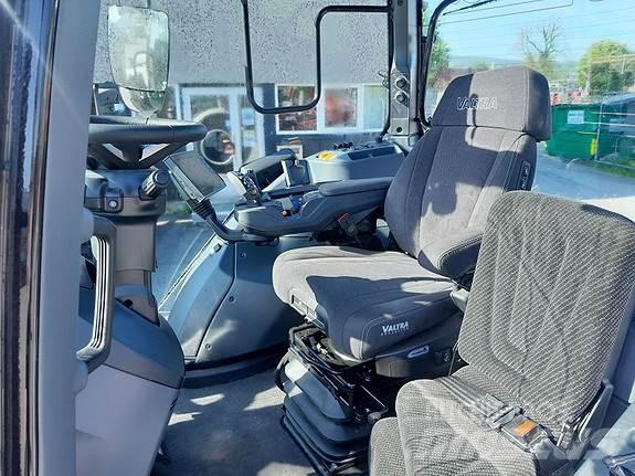 Valtra T235 Direct Tractoare