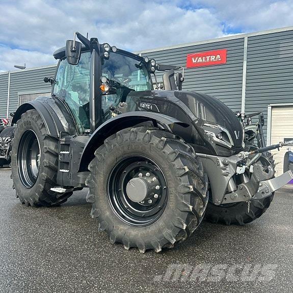 Valtra T235 Direct Tractoare