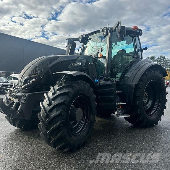 Valtra T235 Direct Tractoare