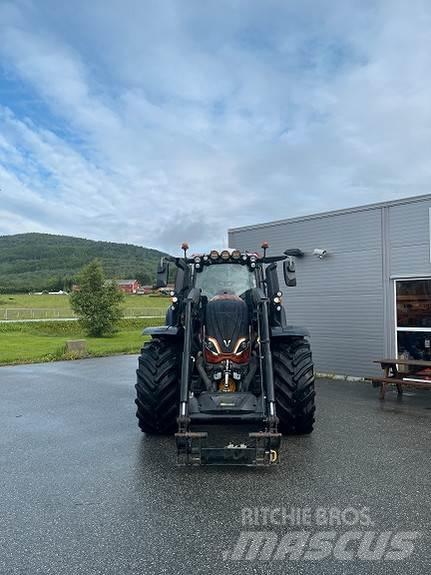 Valtra T235D Tractoare
