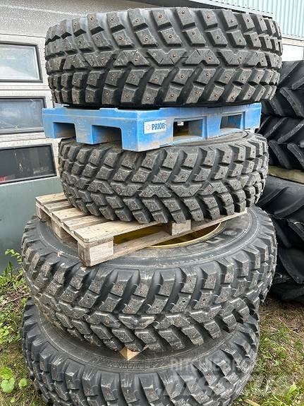  Vinterhjul til JD Alte masini pentru drum si zapada