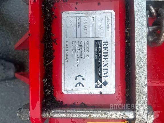   Utilaje întreţinere terenuri - Altele