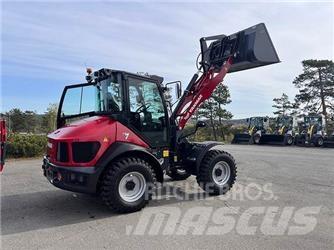 Yanmar V7 Incarcator pe pneuri
