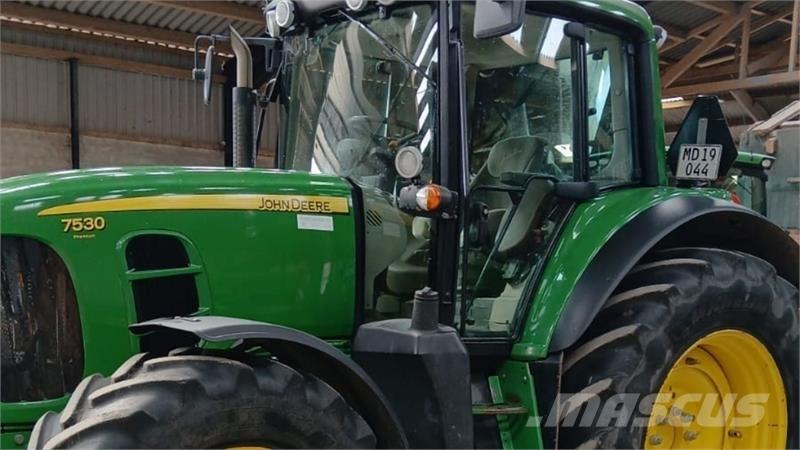 John Deere 7530 Tractoare