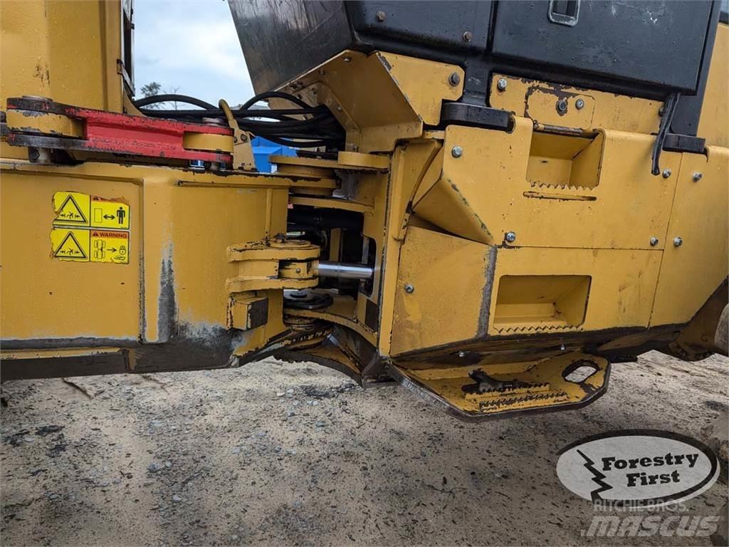 CAT 525C Utilaje de manevrarea a bustenilor