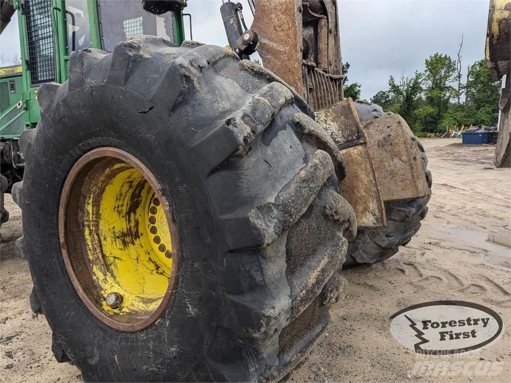 John Deere 748H Utilaje de manevrarea a bustenilor