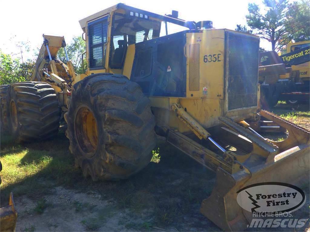 Tigercat 635E Utilaje de manevrarea a bustenilor
