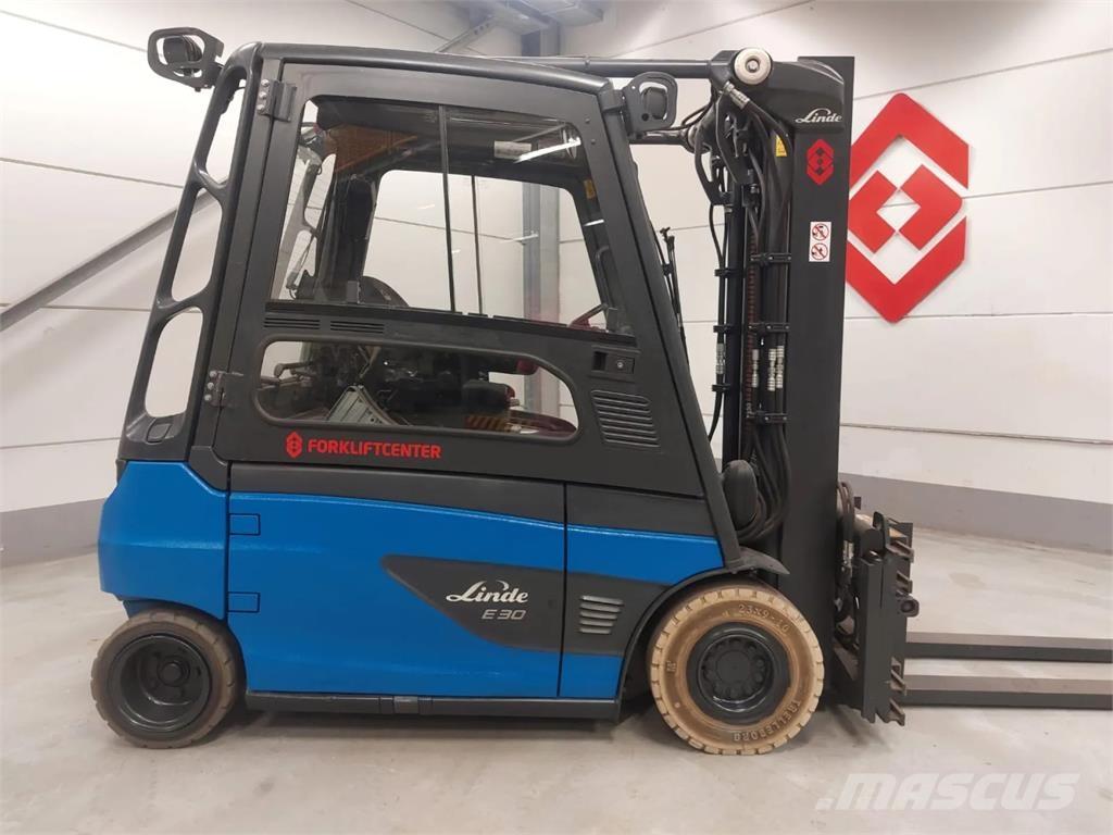 Linde E30L-01 Stivuitor electric