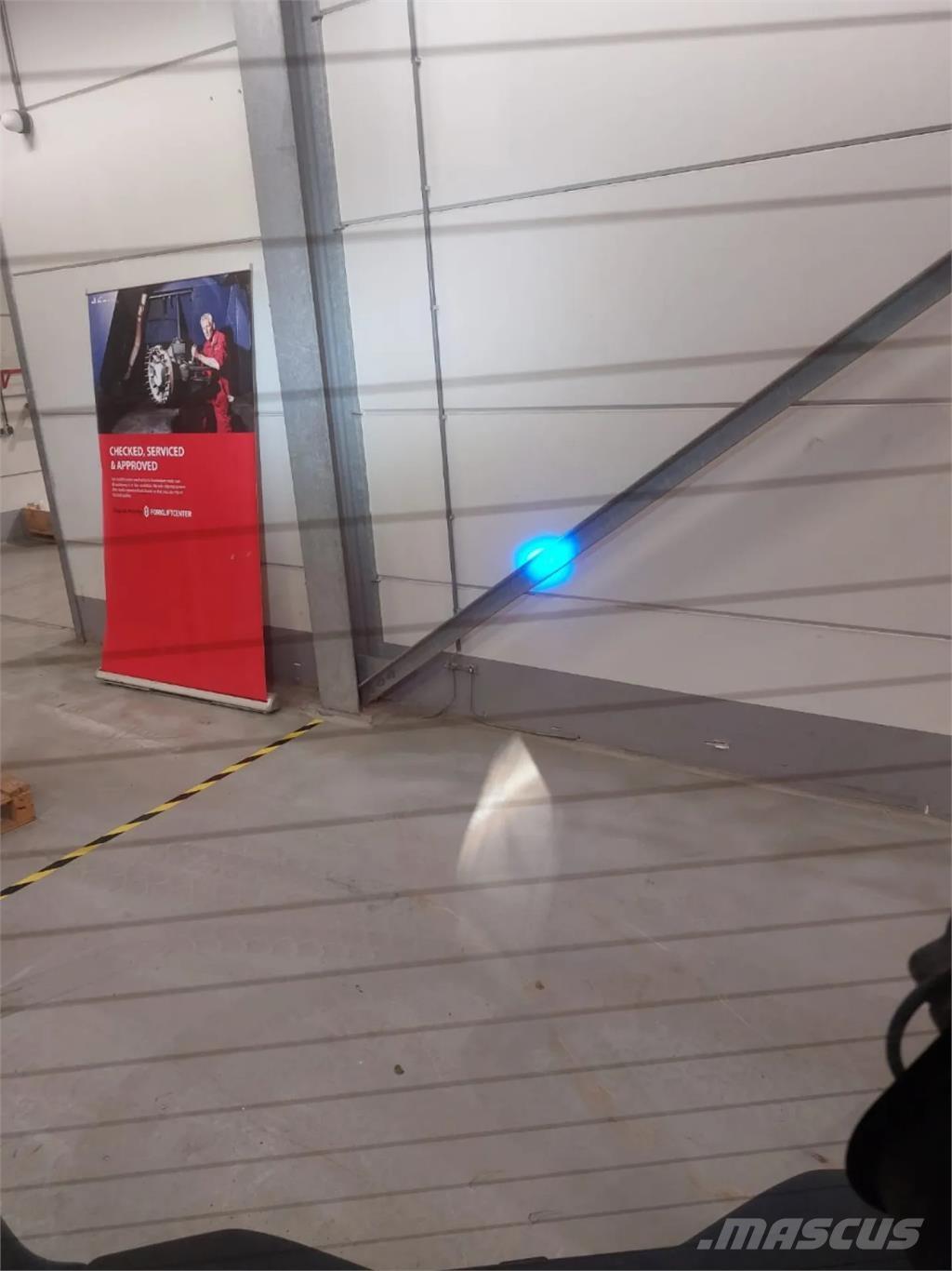 Linde E30L-01 Stivuitor electric