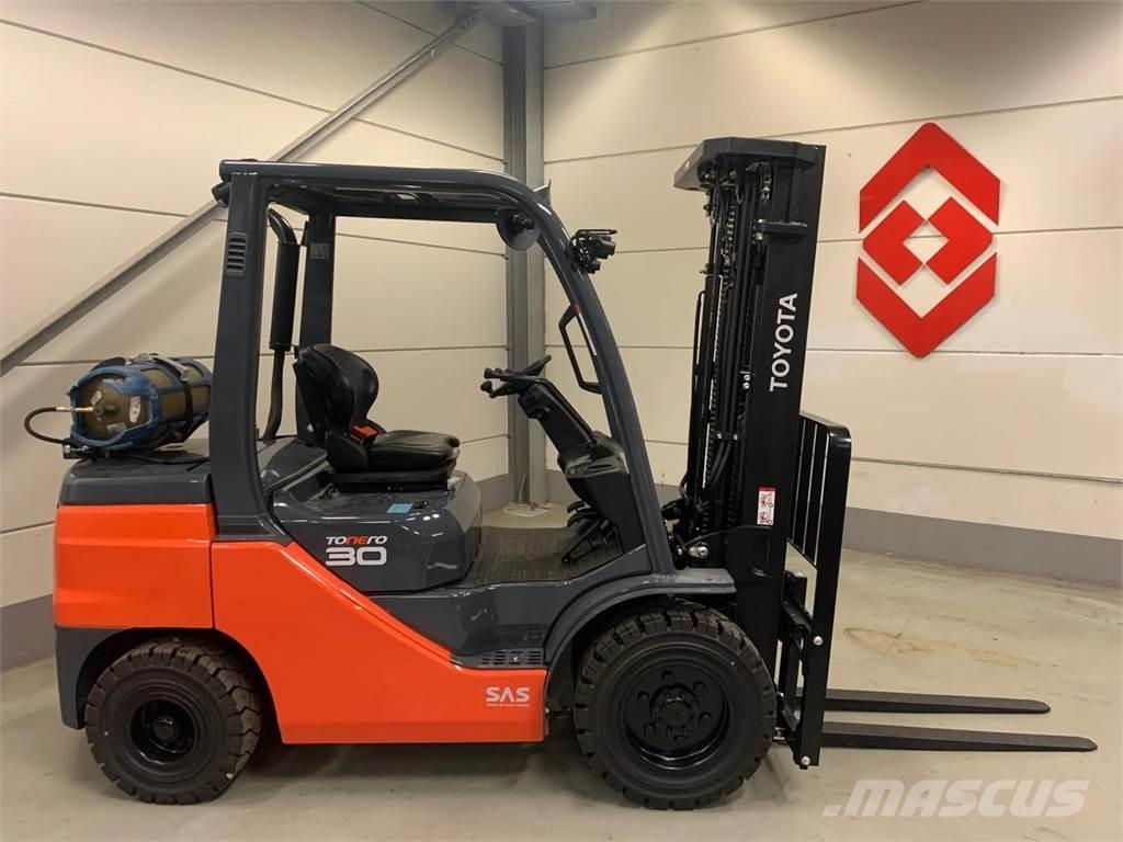 Toyota 02-8FGF30 Stivuitor GPL