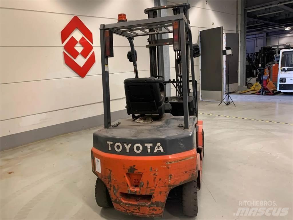 Toyota 8FBN25 Stivuitor electric