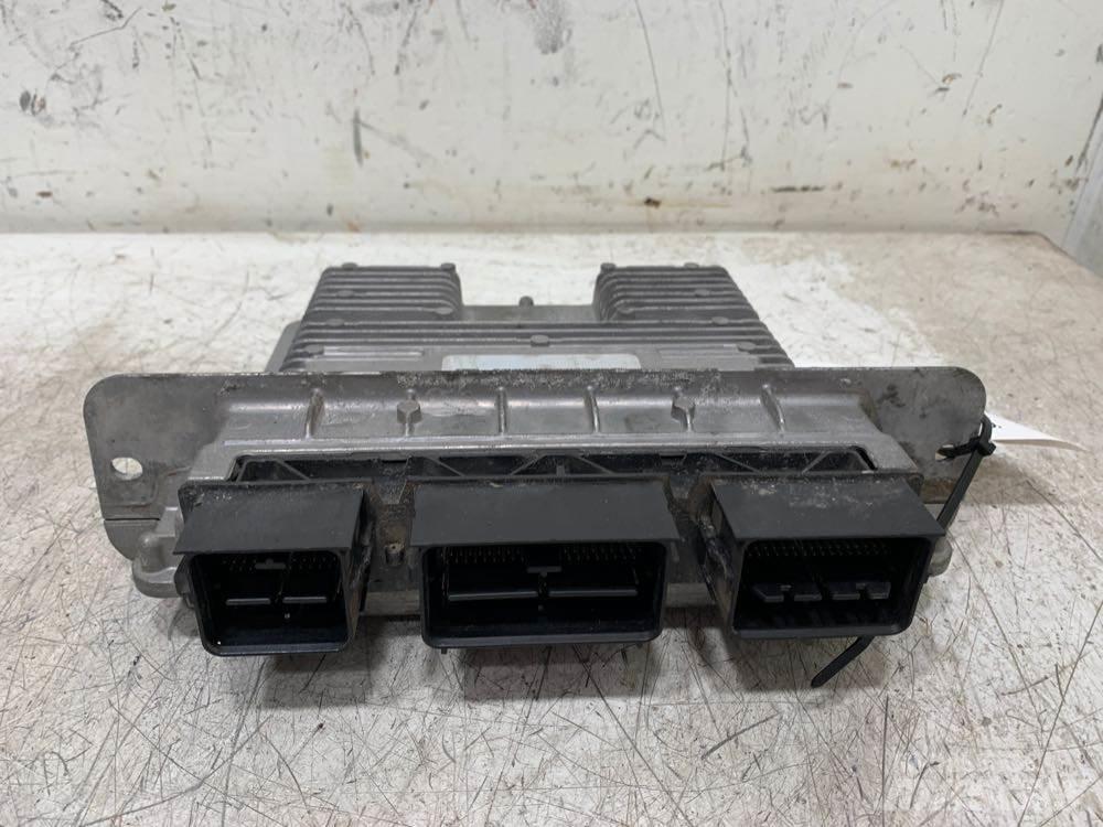Ford F-550 Cabine si interior