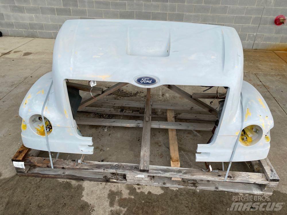 Ford L8501 Cabine si interior