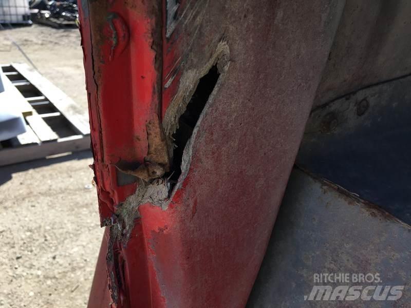 Ford L9000 Cabine si interior
