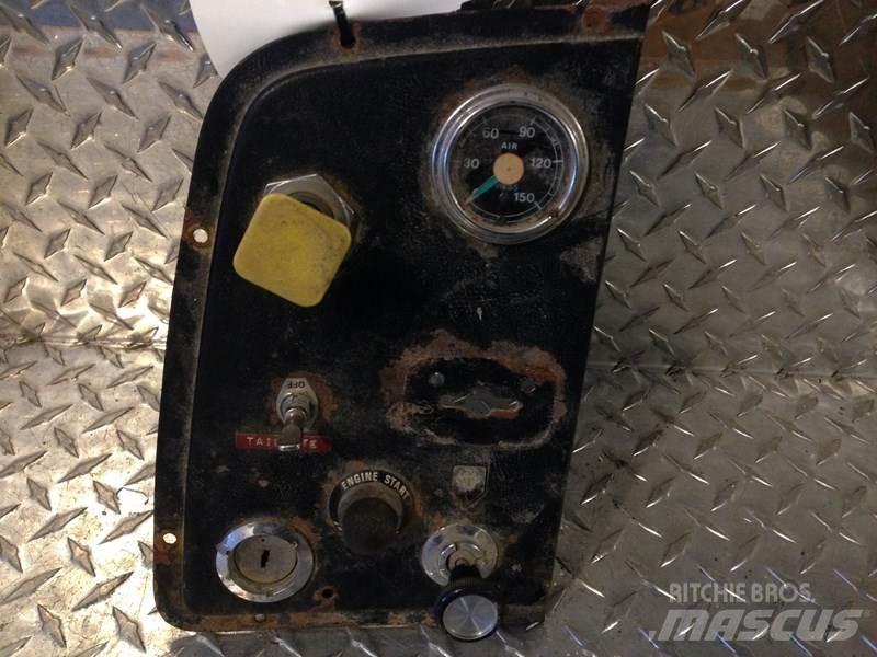 Ford L9000 Electronice