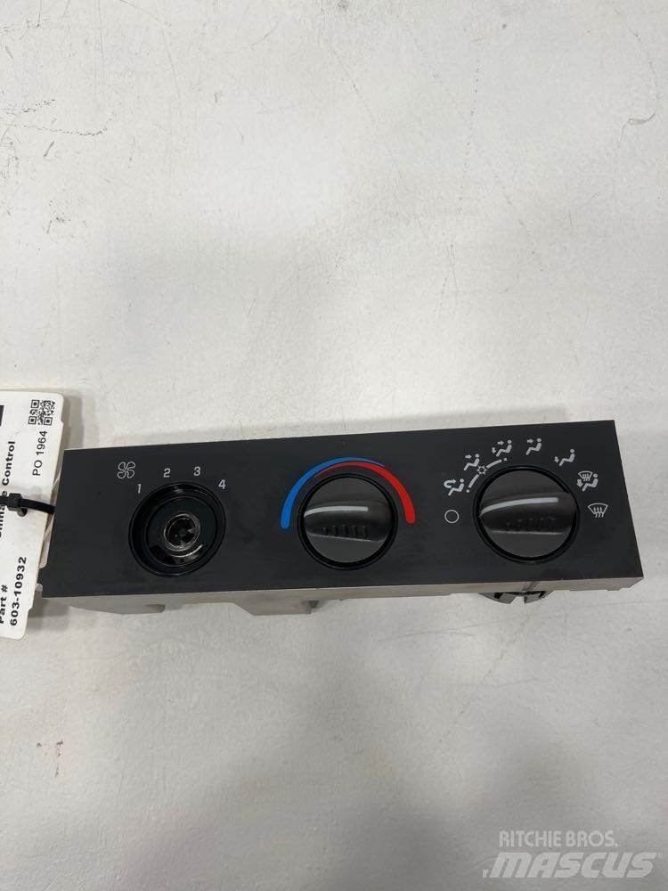 GMC C6500 Electronice