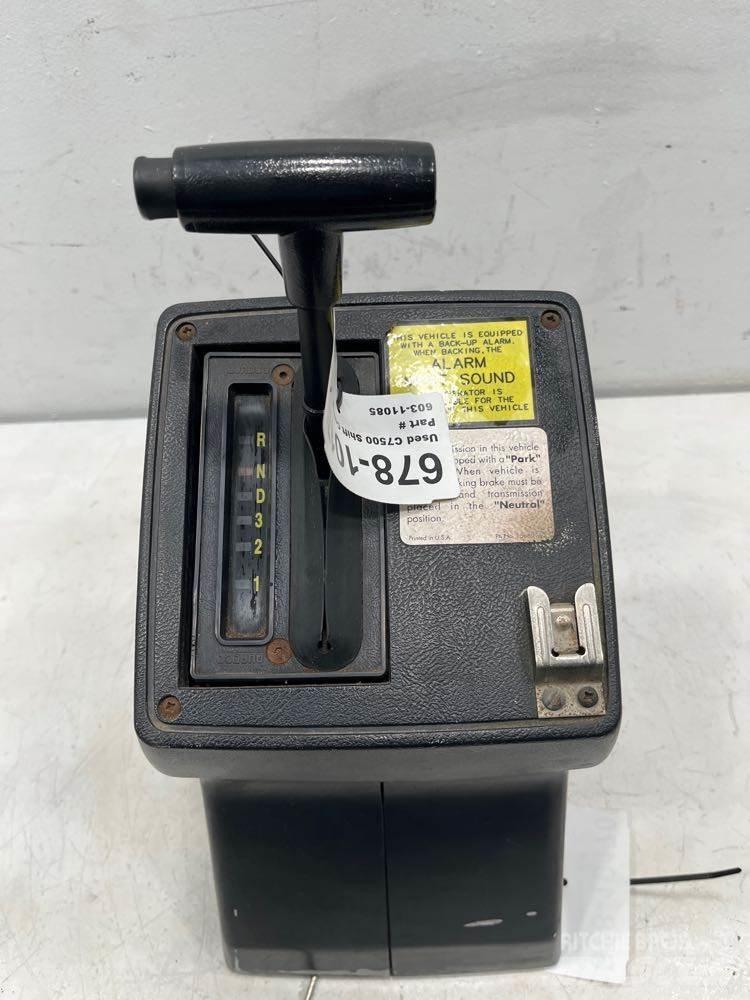 GMC C7500 Electronice