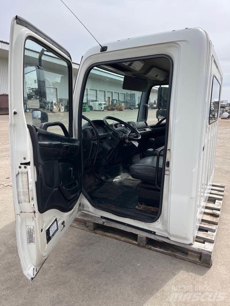 Hino 268 Cabine si interior