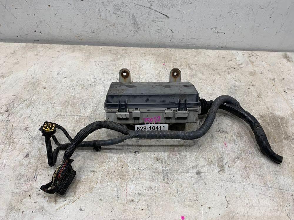 Isuzu NPR Electronice