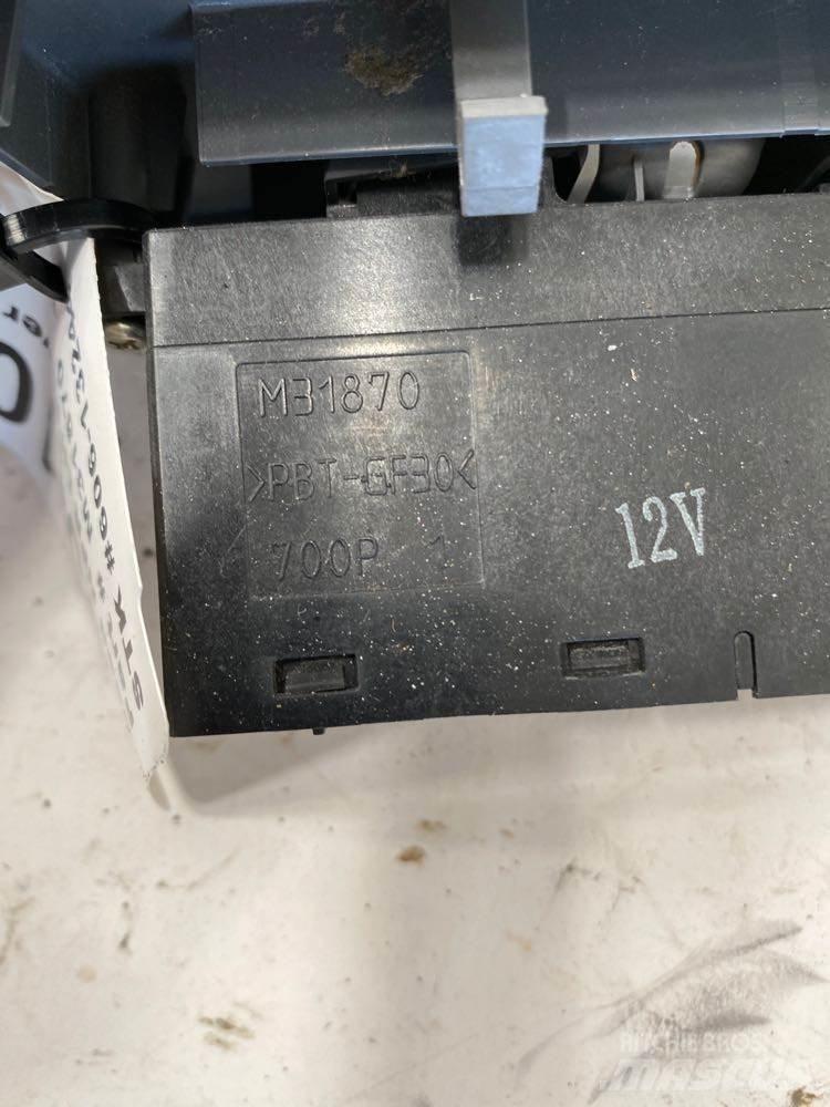 Isuzu NPR Electronice