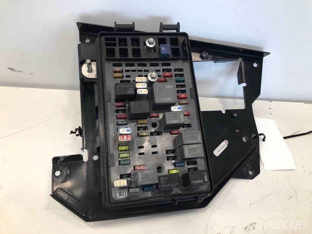 Mack CXU Electronice