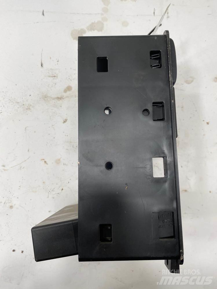 Mack CXU Electronice
