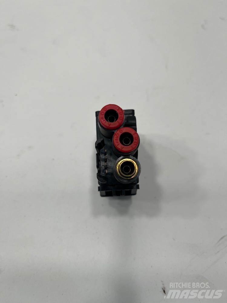 Paccar  Electronice