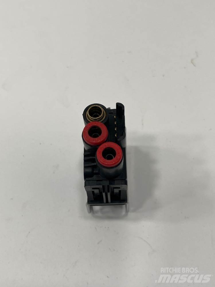 Paccar  Electronice
