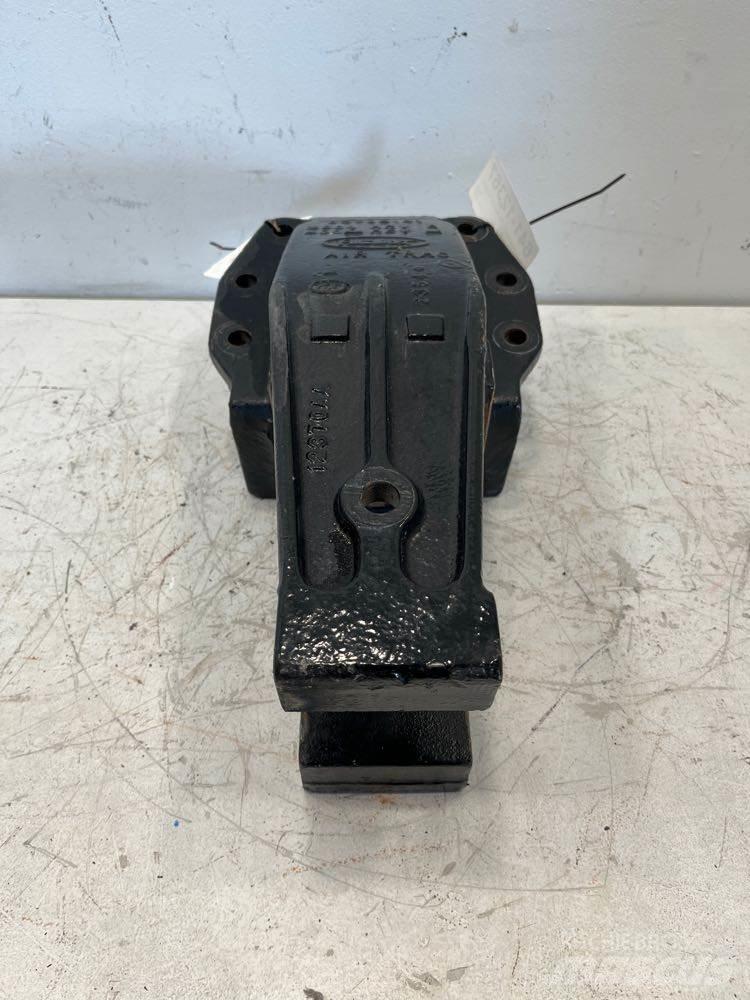 Peterbilt  Sasiuri si suspensii