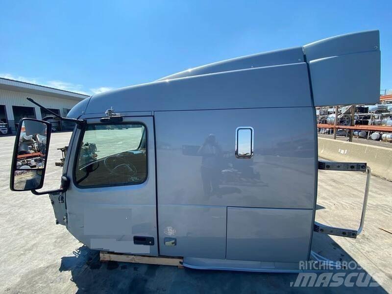 Volvo VNL Cabine si interior