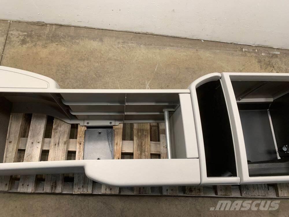 Volvo VNL Cabine si interior