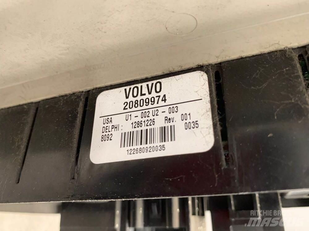 Volvo VNL Electronice