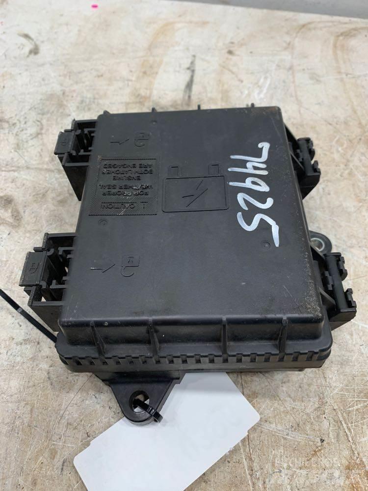 Volvo VNL Electronice