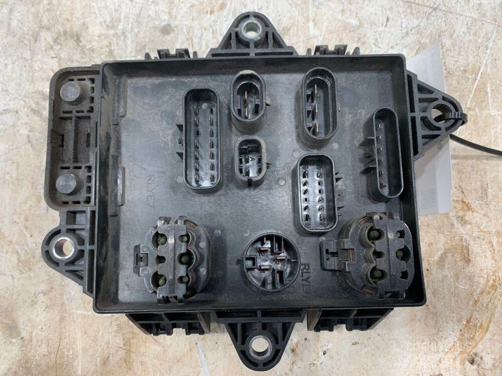 Volvo VNL Electronice