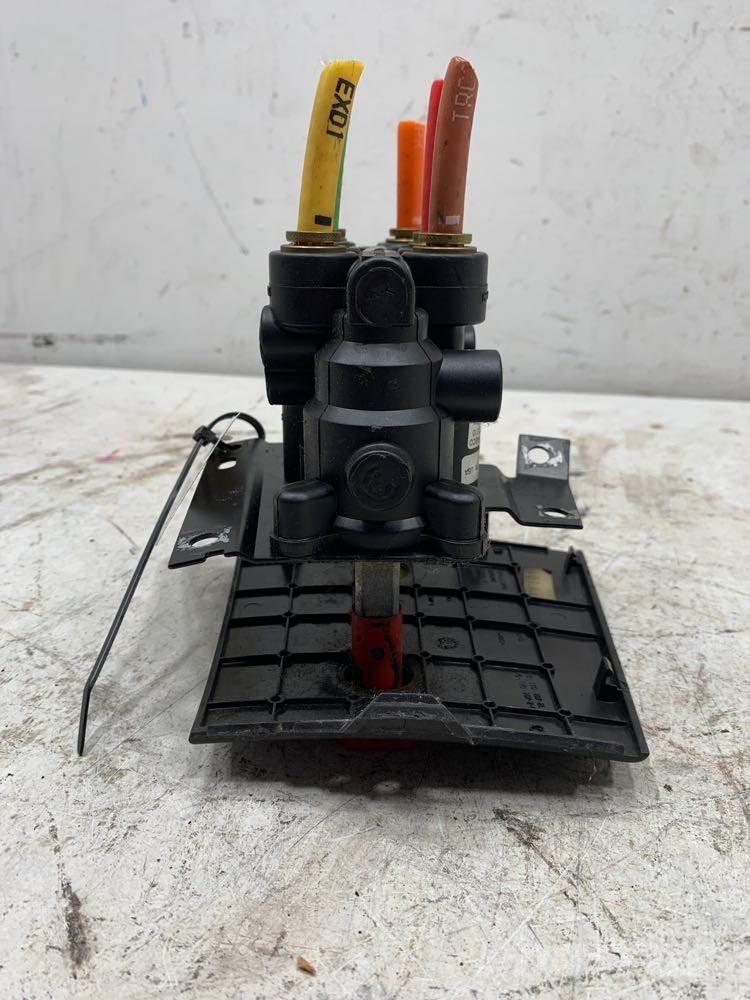 Volvo VNL Transport - Altele