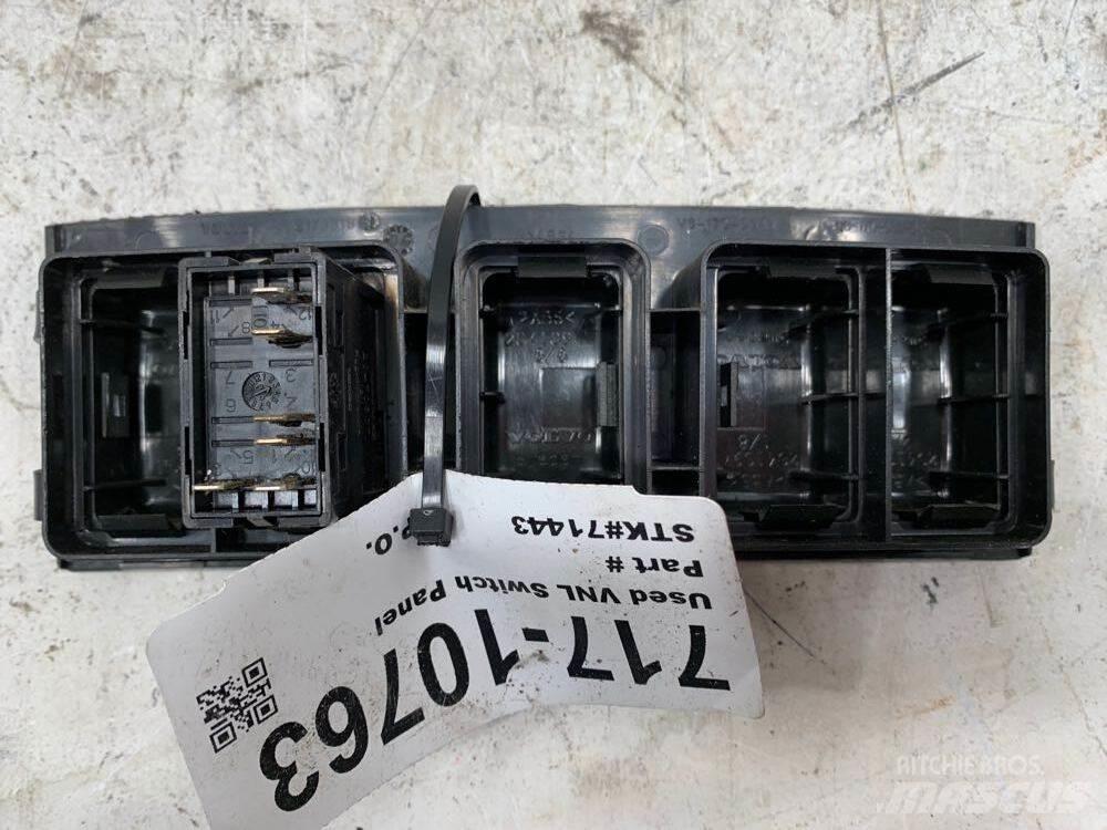 Volvo VNL Electronice