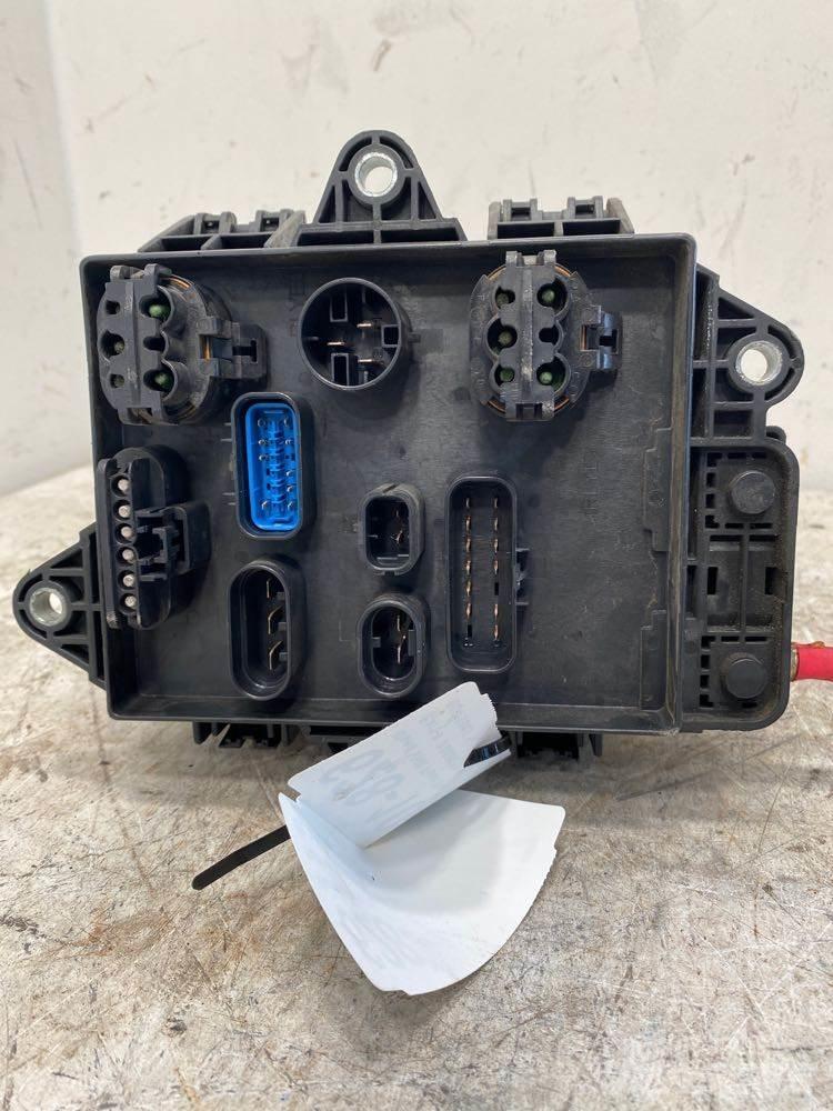 Volvo VNR Electronice
