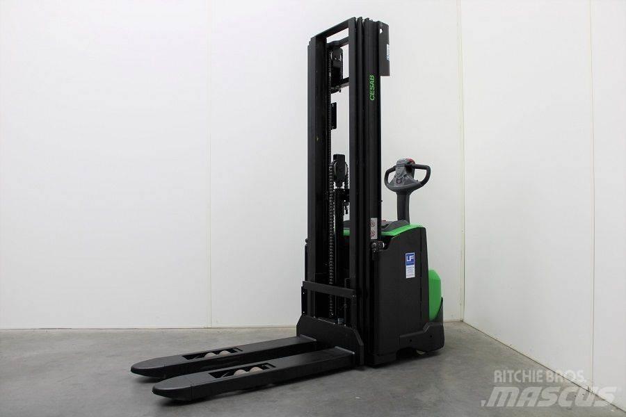 Cesab S 214 / 445 Transpaleta manuala