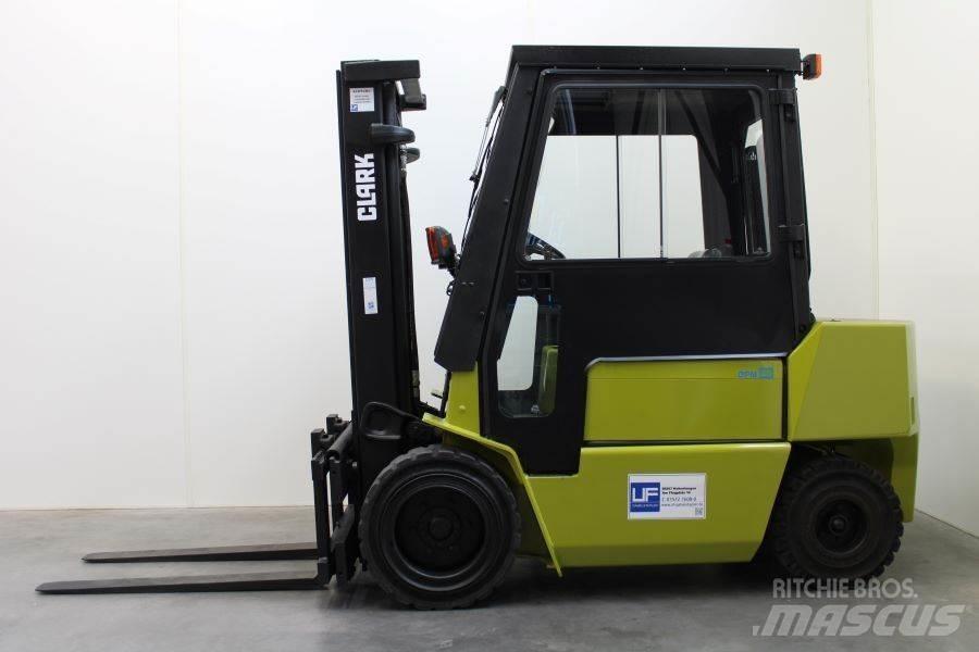Clark DPM 30 Stivuitor diesel