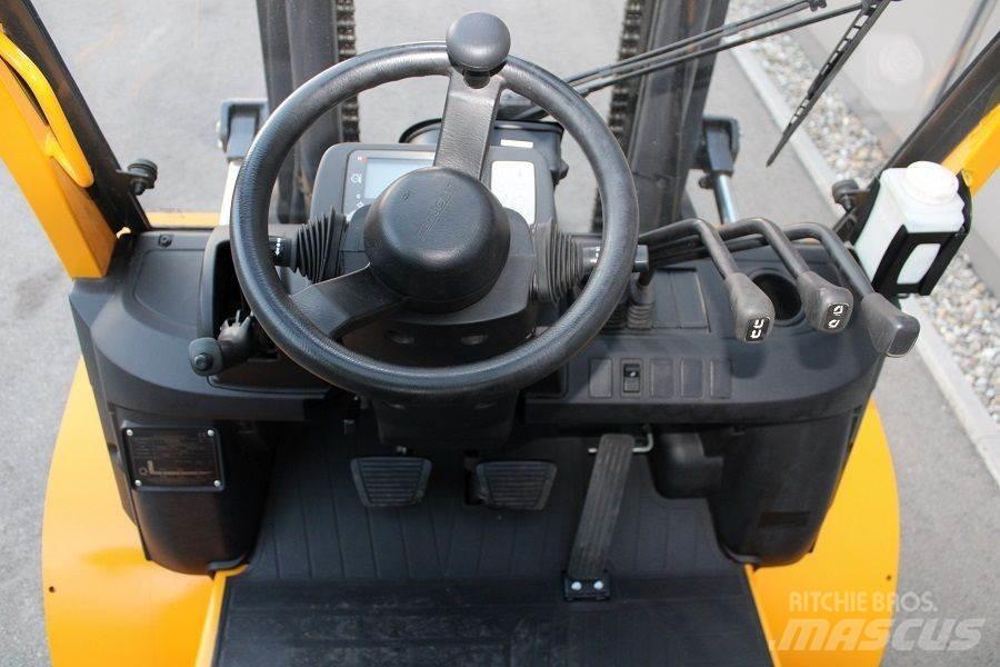TCM D-1-F-A-40-Q Stivuitor diesel