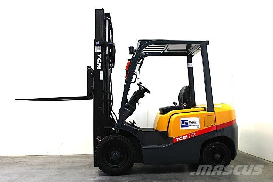 TCM FD 25 T 3 Stivuitor diesel