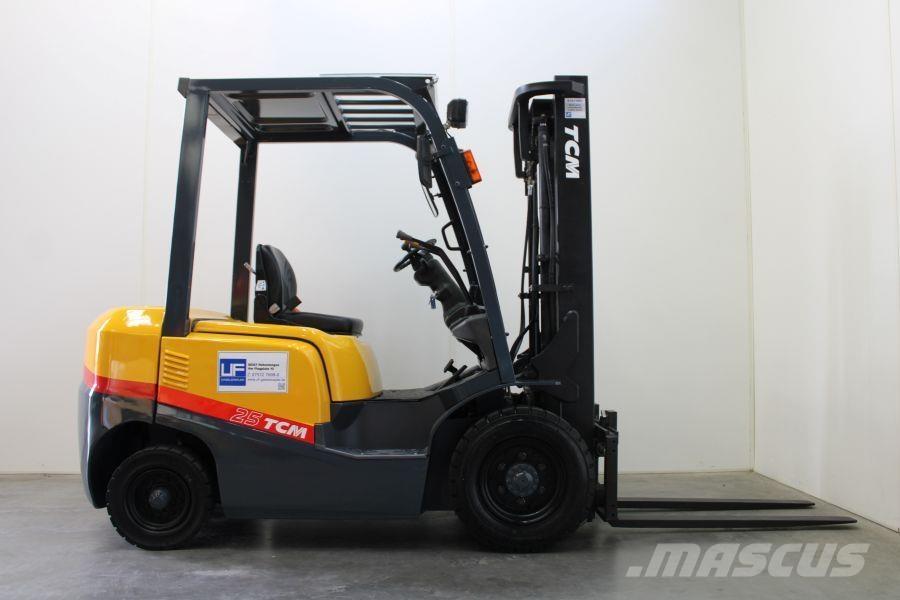 TCM FD 25 T 3 Stivuitor diesel