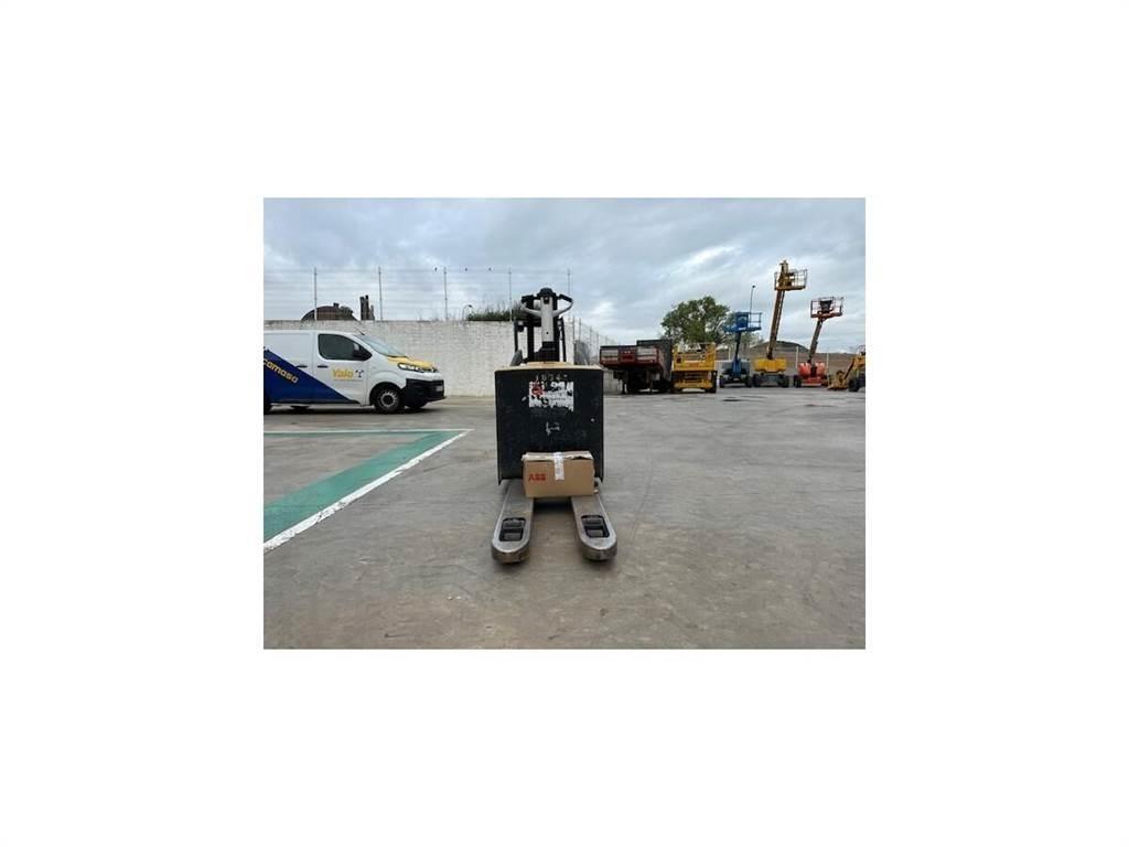 CAT NPV20N2 Transpaleta manuala