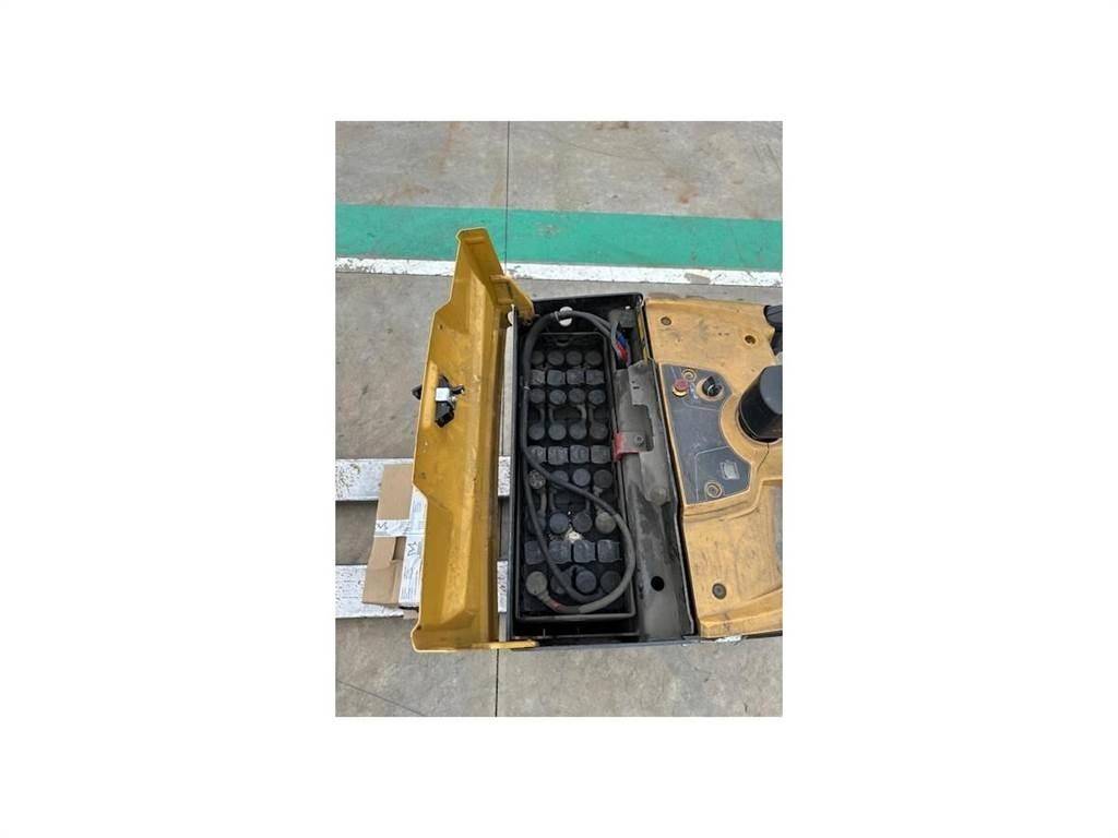 CAT NPV20N2 Transpaleta manuala