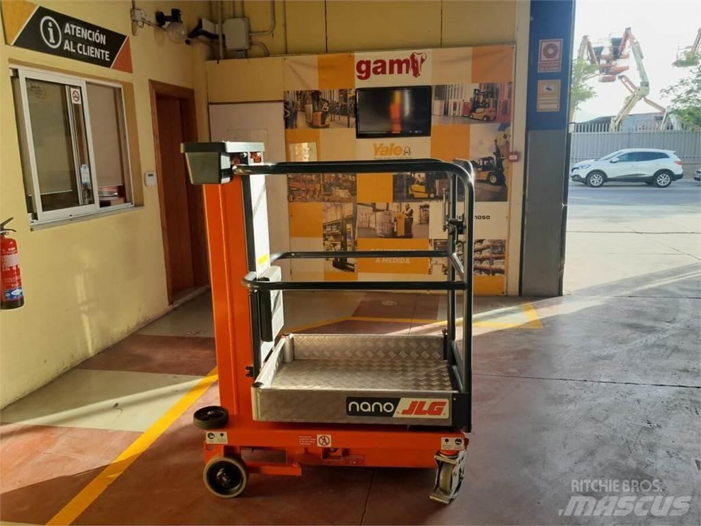 JLG NANO Ascensoare verticale catarg