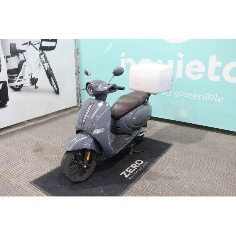  Urban D4 ATV-uri
