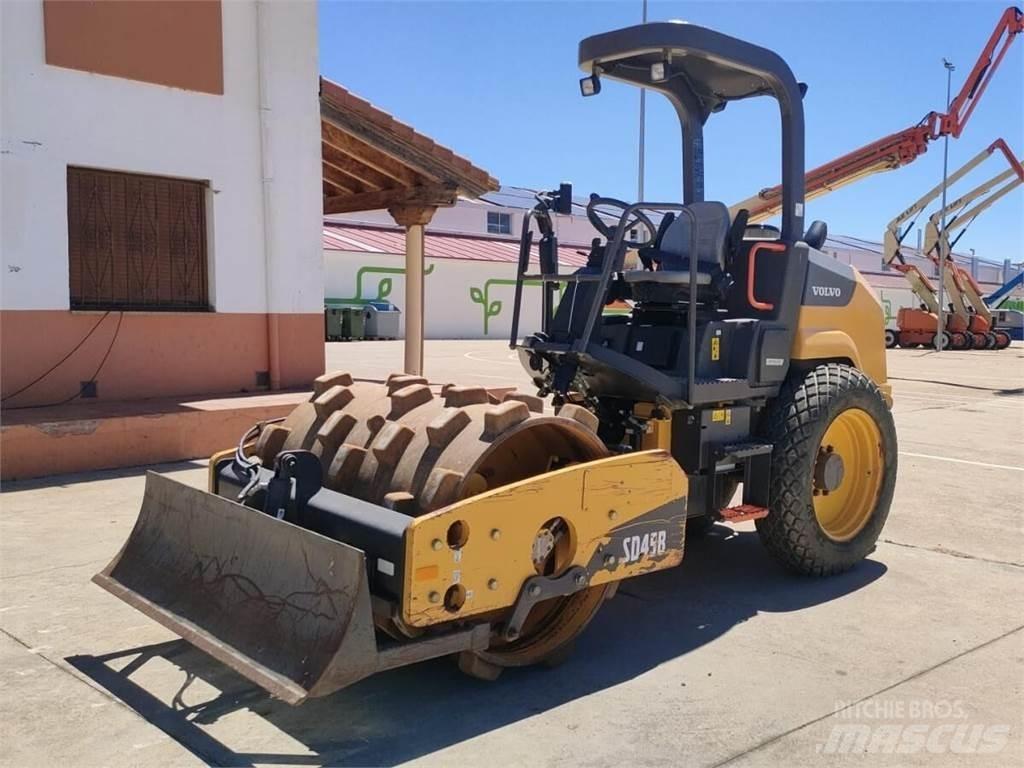 Volvo SD45B Compactoare sol