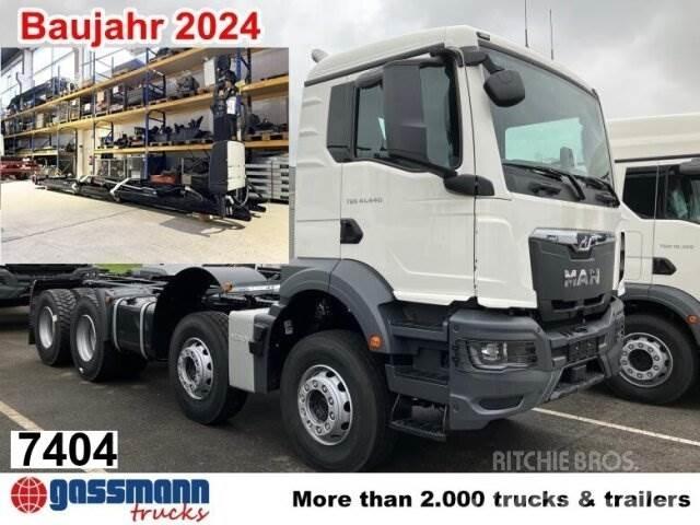 MAN 41.440 8x4 BB Camion cu carlig de ridicare
