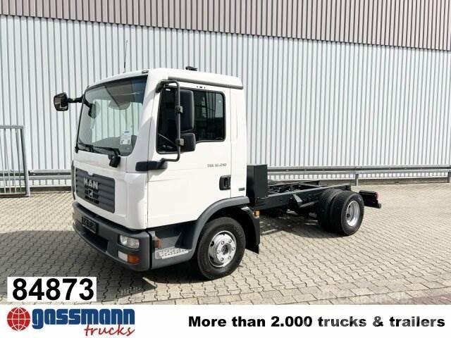 MAN TGL 12.210 4X2 BL Camion cabina sasiu