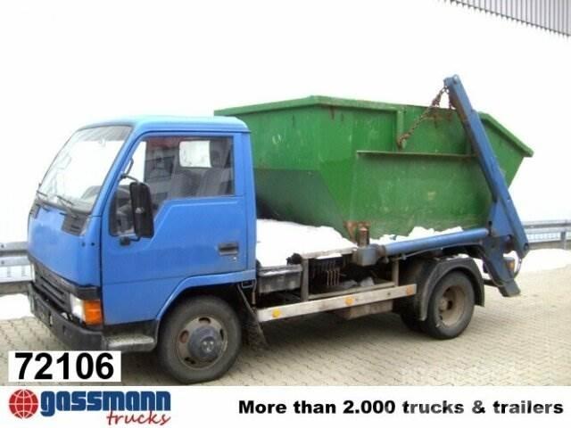 Mitsubishi Canter 4x2 Camioane Demontabile